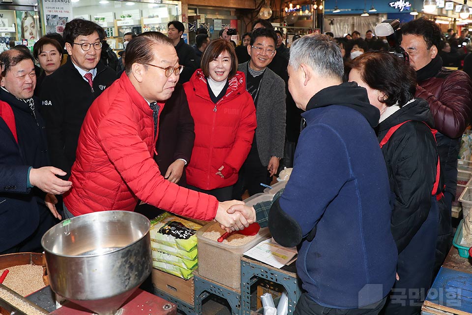 제목 노출 영역입니다 이미지