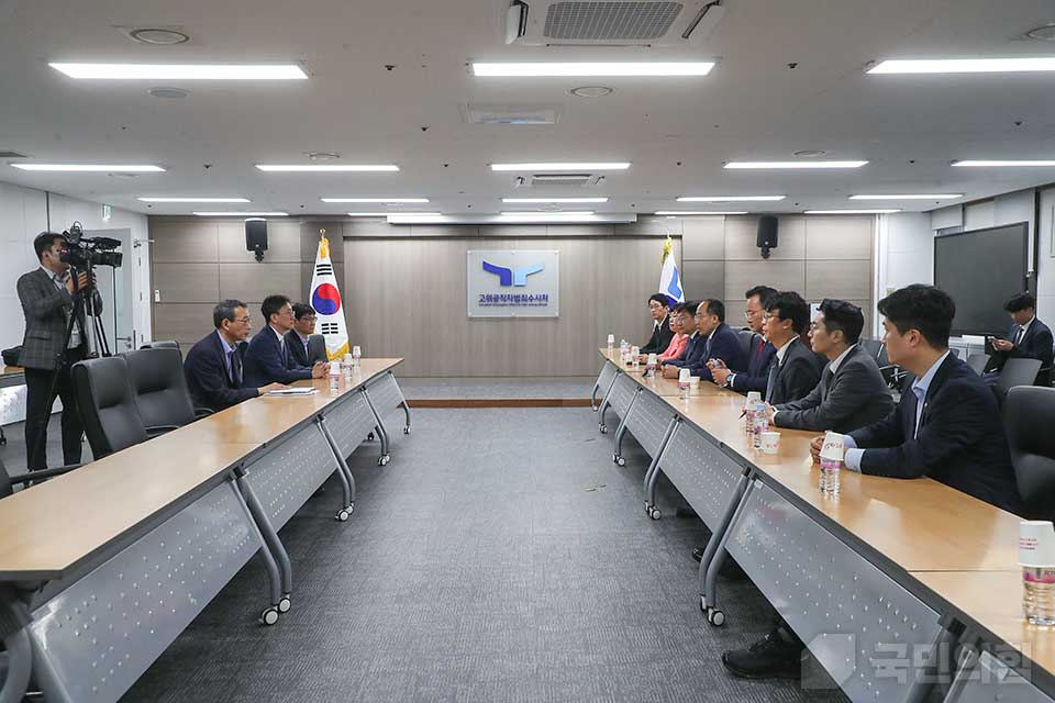 '순직 해병 사건' 신속수사 촉구 위한 공수처 방문